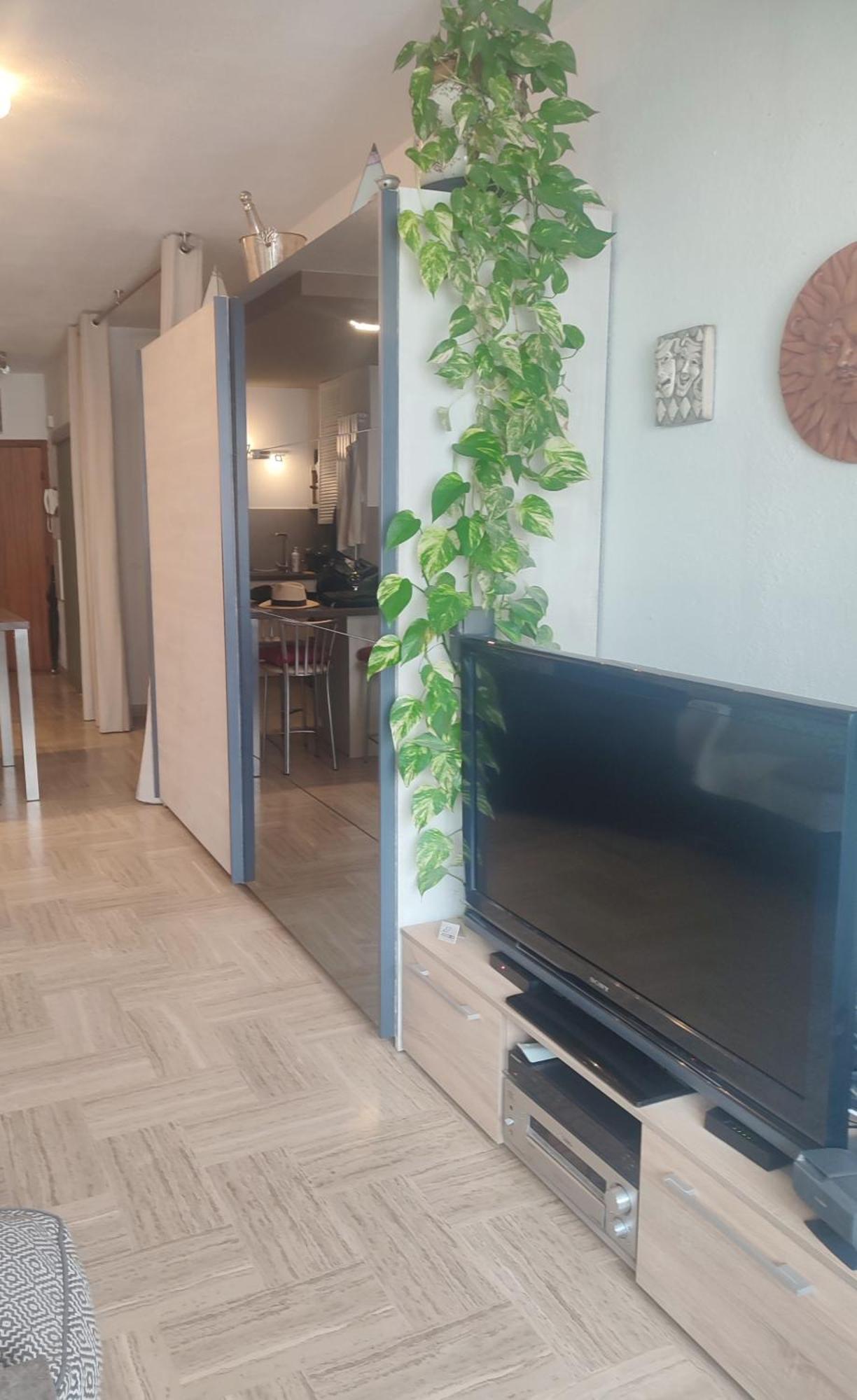 Bel Appartement Les Pieds Dans L'Eau วิลล์เนิฟ-ลูเบ ห้อง รูปภาพ